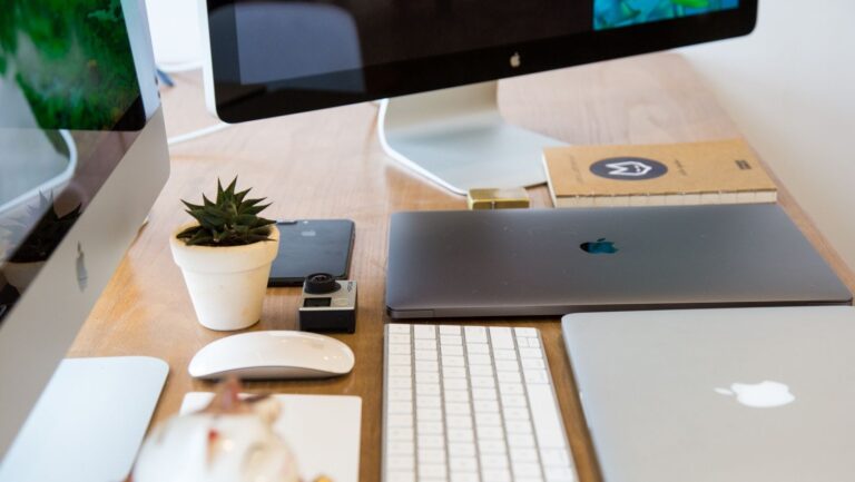 Why Are MacBooks So Popular Among College Students Better This World