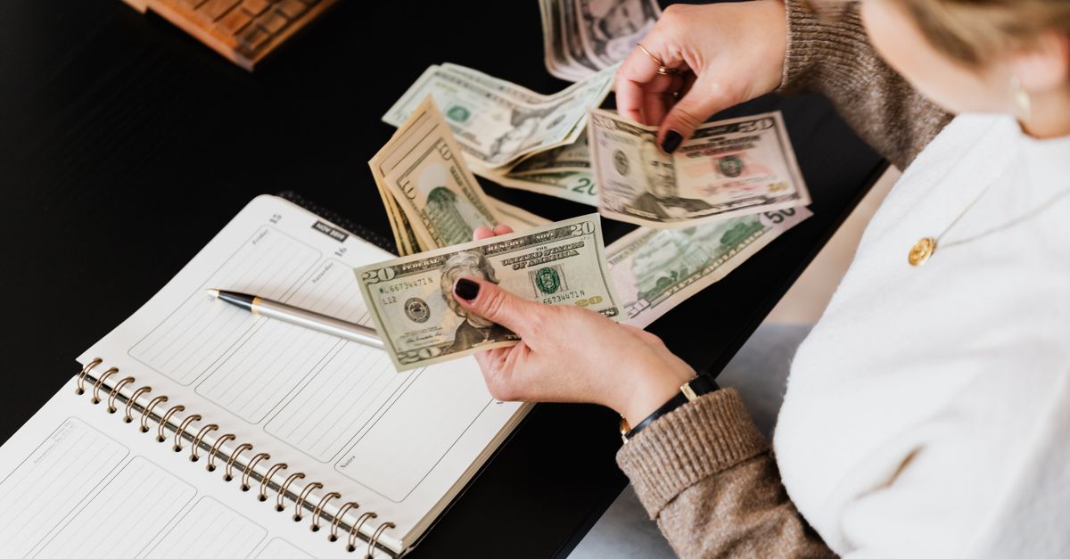 how to budget money on low income
